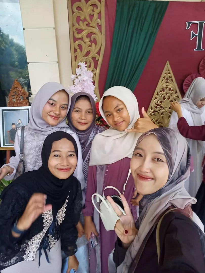 Pashmina Ceruty Premium Ombre Shawl Hijab Wanita - Foto ulasan pembeli
