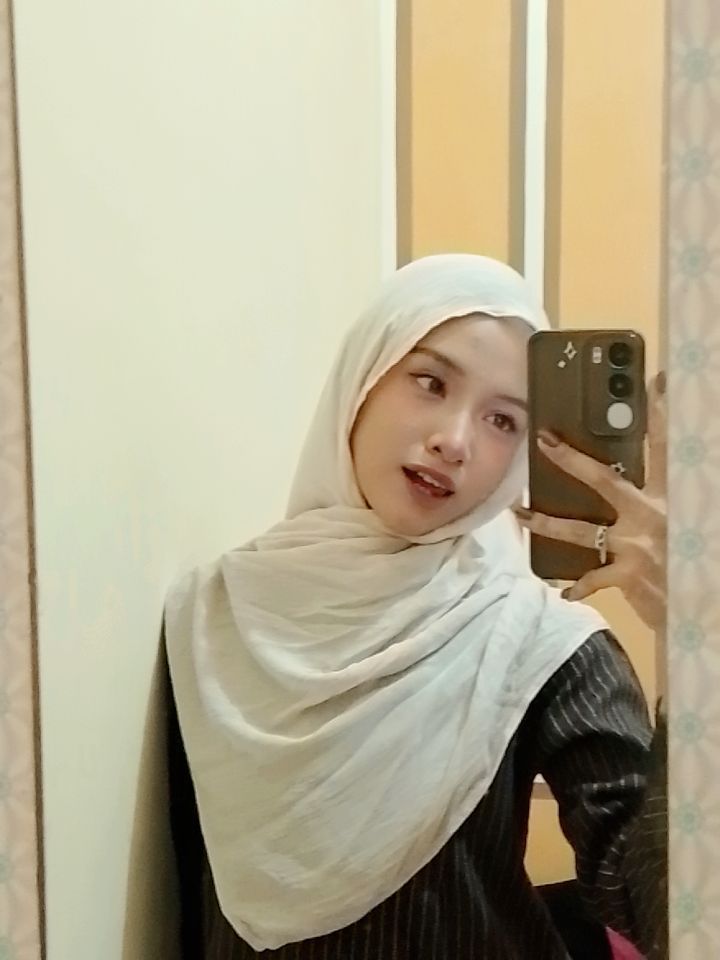 Foto ulasan pembeli s*****7, varian Biscuit, Hitam