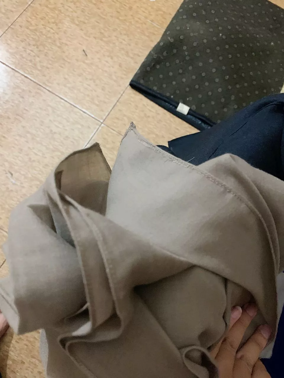 Pashmina Dubai Premium Voal Adem By Almahira - Foto ulasan pembeli