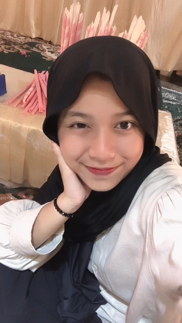 Pashmina Kaos Jersey Premium 50 Warna Nyaman - Foto ulasan pembeli