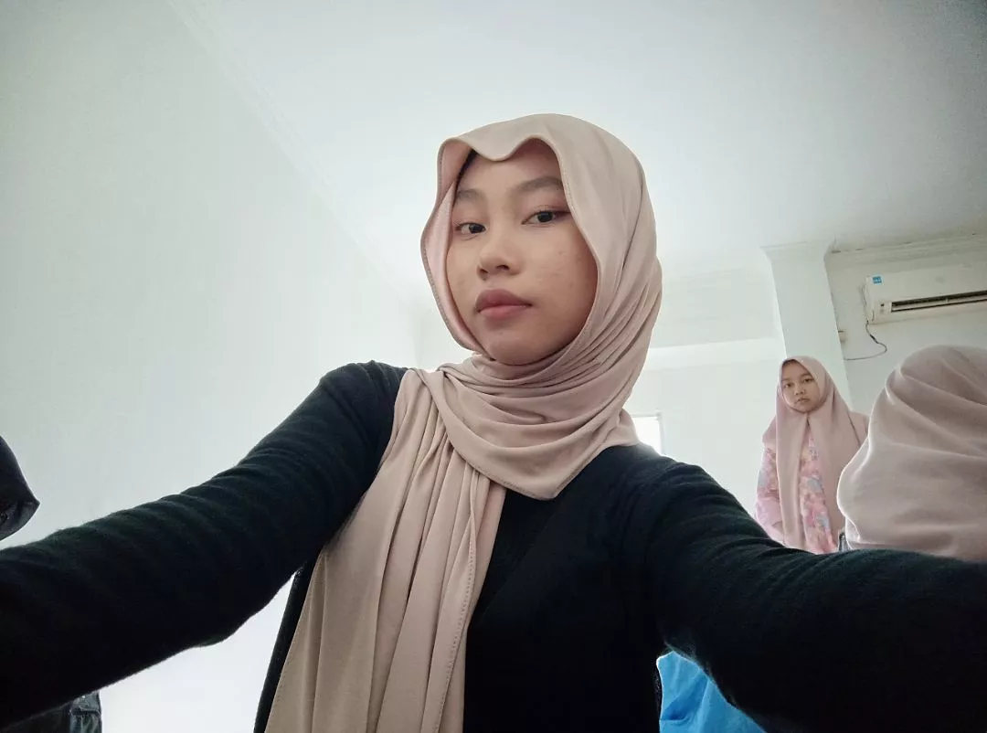 Pashmina Kaos Jersey Premium 50 Warna Nyaman - Foto ulasan pembeli