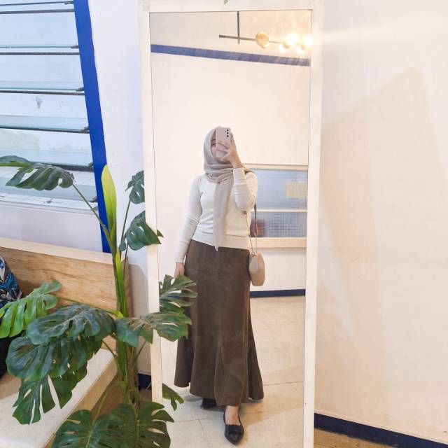 Pashmina Kaos Jersey Premium Kerudung Hijab Jilbab Pasmina Mleyot Warna Polos - Foto ulasan pembeli