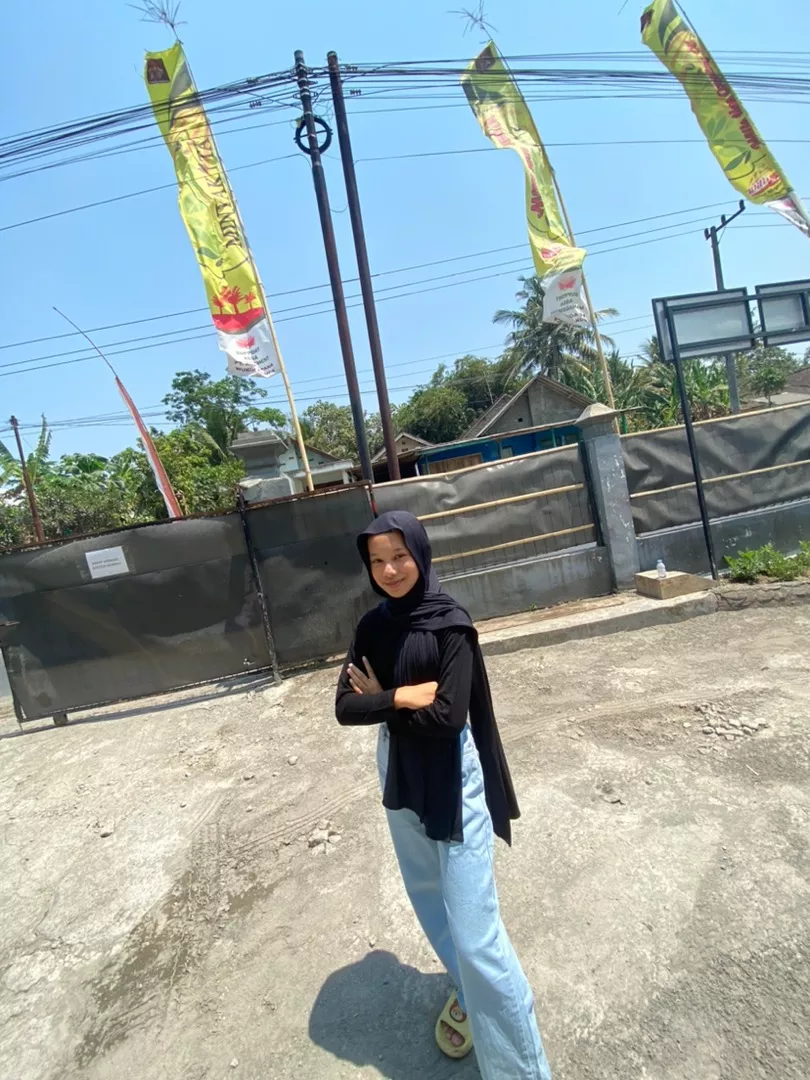 Pashmina Kaos Jersey Premium Kerudung Hijab Jilbab Pasmina Mleyot Warna Polos - Foto ulasan pembeli