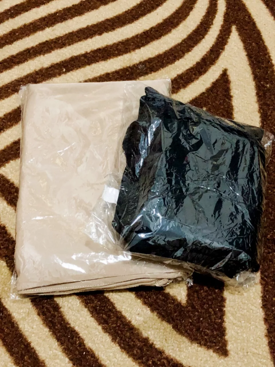 Pashmina Kaos Jersey Premium Kerudung Hijab Jilbab Pasmina Mleyot Warna Polos - Foto ulasan pembeli