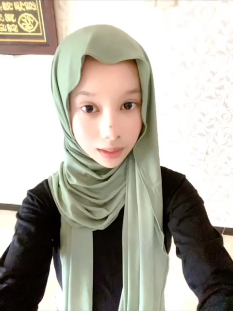 Pashmina Kaos Jersey Premium Kerudung Hijab Jilbab Pasmina Mleyot Warna Polos - Foto ulasan pembeli