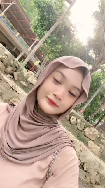 Pashmina Kaos Jersey Premium Kerudung Hijab Jilbab Pasmina Mleyot Warna Polos - Foto ulasan pembeli