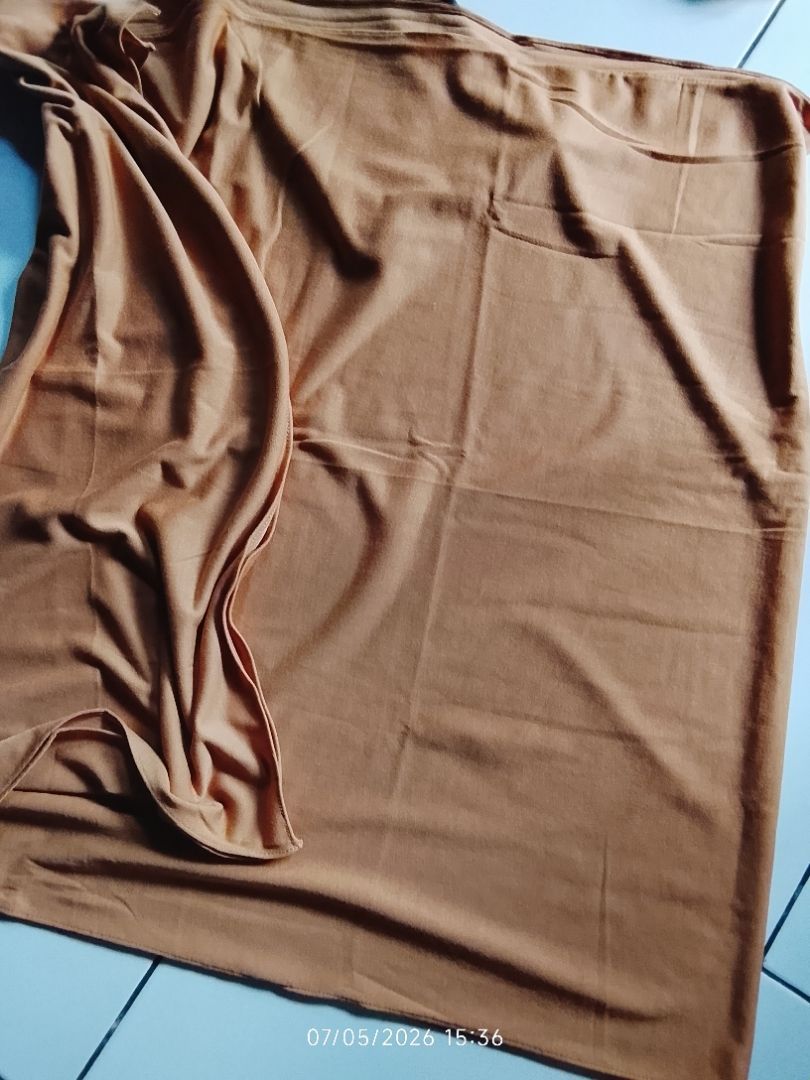 Pashmina Kaos Rayon PE Meleyot/Pashmina Kaos oman premium/pasmina kaos rayon Meleyot - Foto ulasan pembeli