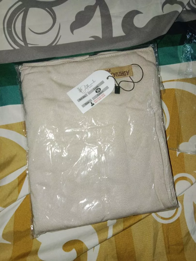 Pashmina Kaos Rayon Premium Adem Lentur - Foto ulasan pembeli