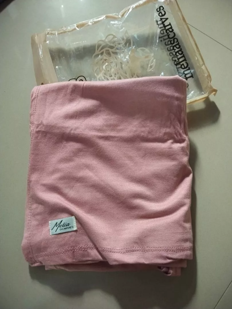 Pashmina Kaos Rayon Super Premium - Foto ulasan pembeli