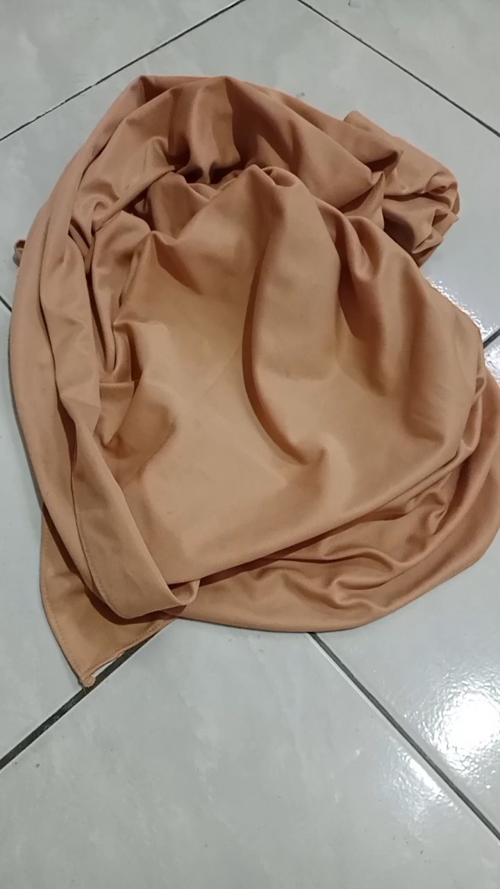 Pashmina Jersey Premium Adem Nyaman Elegan - Foto ulasan pembeli