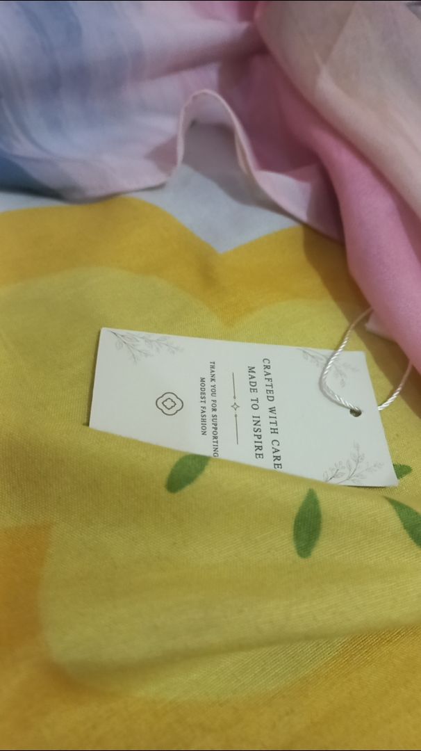 Pashmina Printing Sublime Hijab Jilbab Motif Ceruty Babydoll Premium 180x70 - Nyaman & Elegan - Foto ulasan pembeli