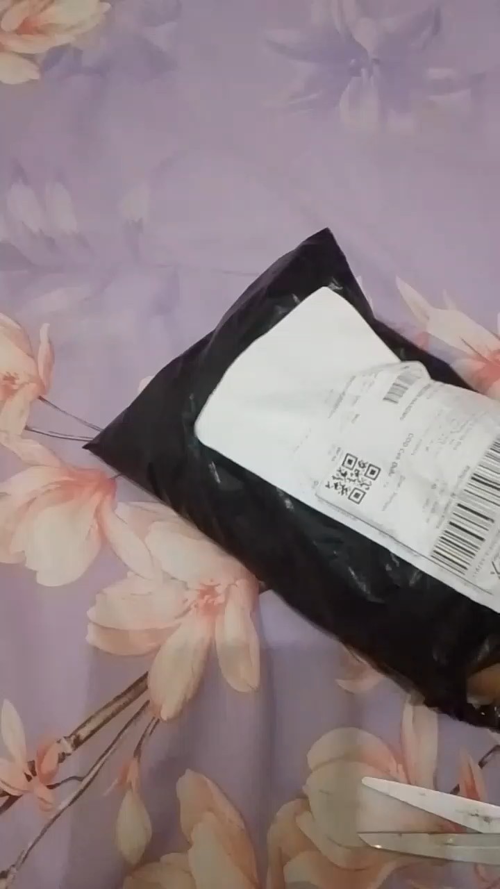 Pashmina Rayon Viscose Elastis Jatuh Nyaman - Foto ulasan pembeli