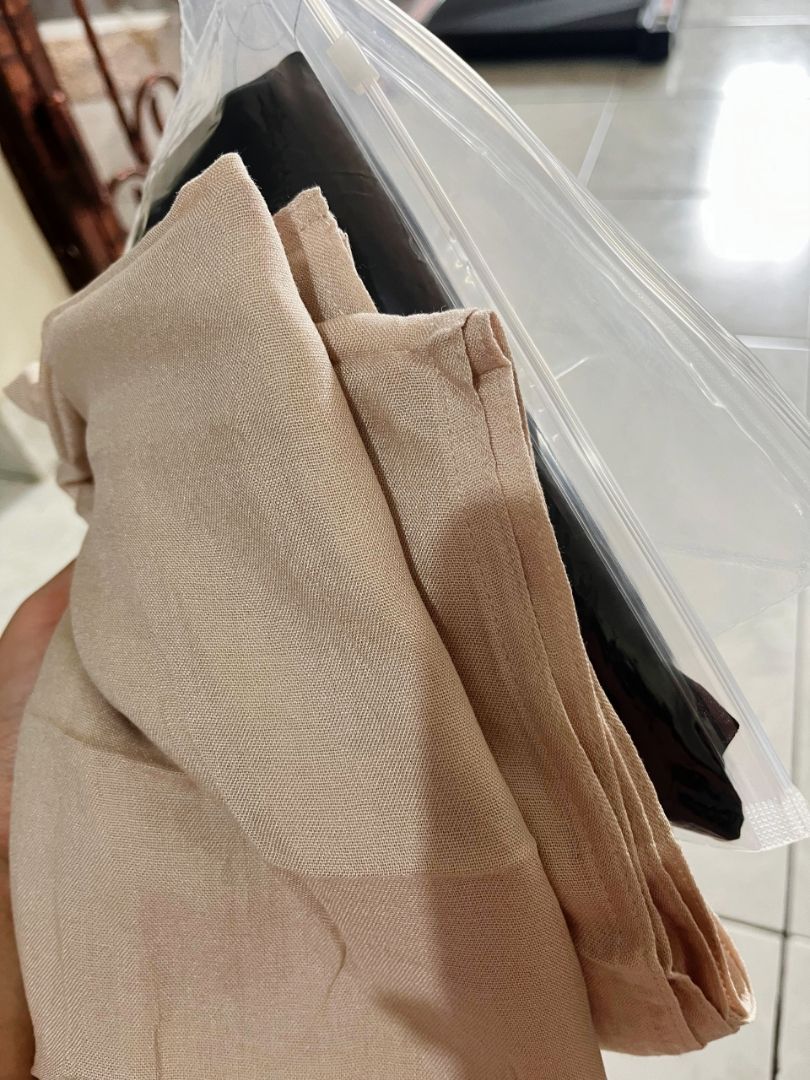 Foto ulasan pembeli r*****5, varian Khaki, Hitam