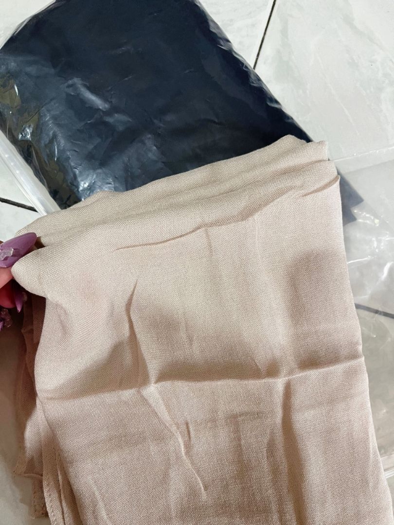 Foto ulasan pembeli r*****5, varian Khaki, Hitam