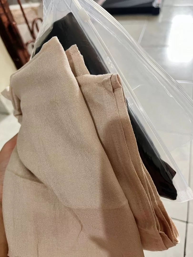 Foto ulasan pembeli r*****5, varian Khaki, Hitam