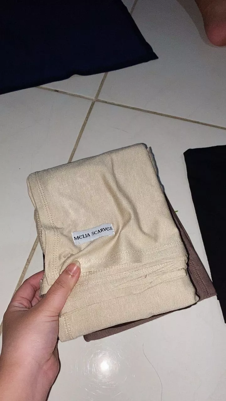 Pasmina Kaos Rayon Super Premium (Free Pouch) - Foto ulasan pembeli