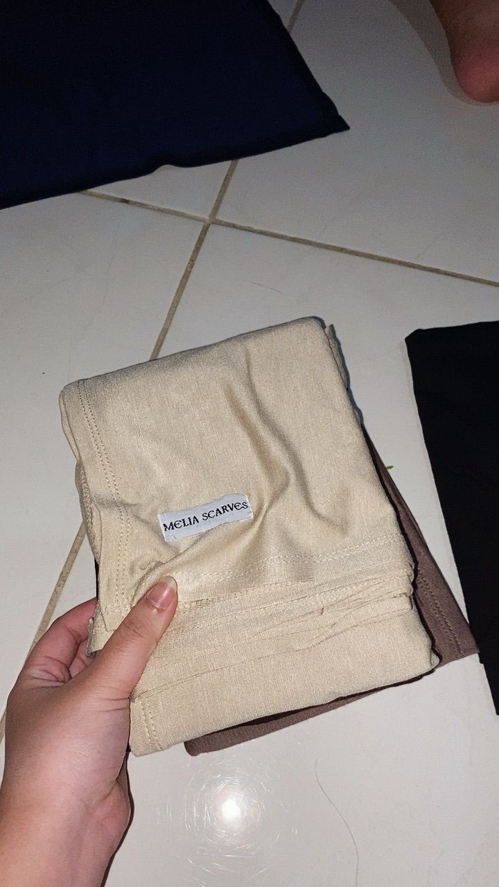 Pasmina Kaos Rayon Super Premium (Free Pouch) - Foto ulasan pembeli
