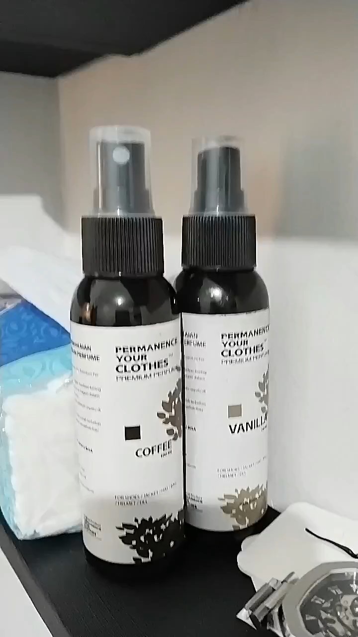 Permanence Your Clothes - Parfum Sepatu Jaket Tas Helm Pembersih Sepatu Anti Bakteri - Perawatan Shoe Parfume Refresher Denim 100ML - Foto ulasan pembeli
