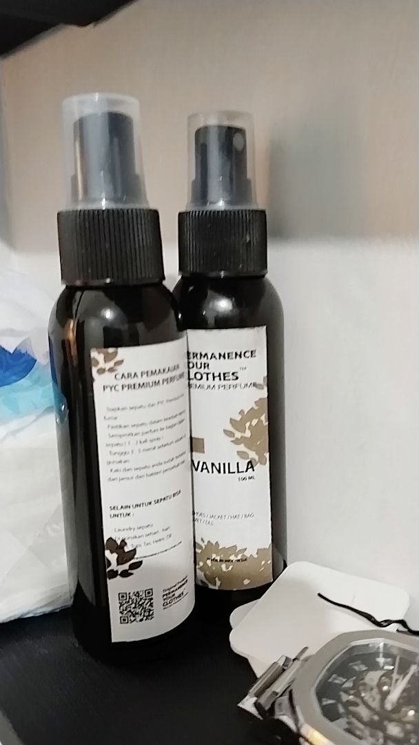 Permanence Your Clothes - Parfum Sepatu Jaket Tas Helm Pembersih Sepatu Anti Bakteri - Perawatan Shoe Parfume Refresher Denim 100ML - Foto ulasan pembeli