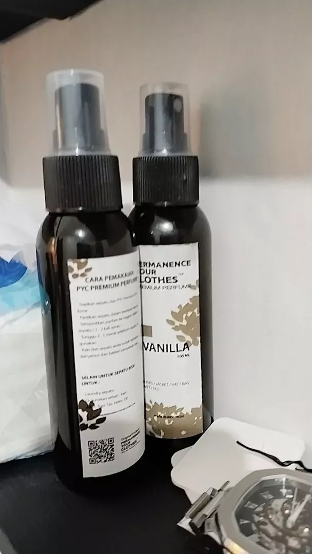 Permanence Your Clothes - Parfum Sepatu Jaket Tas Helm Pembersih Sepatu Anti Bakteri - Perawatan Shoe Parfume Refresher Denim 100ML - Foto ulasan pembeli