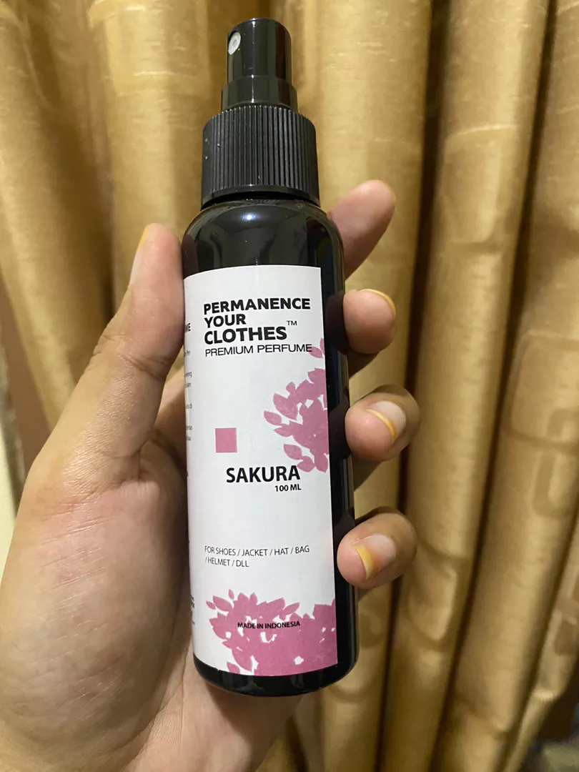 Permanence Your Clothes - Parfum Sepatu Jaket Tas Helm Pembersih Sepatu Anti Bakteri - Perawatan Shoe Parfume Refresher Denim 100ML - Foto ulasan pembeli