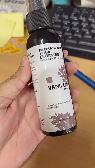 Permanence Your Clothes - Parfum Sepatu Jaket Tas Helm Pembersih Sepatu Anti Bakteri - Perawatan Shoe Parfume Refresher Denim 100ML - Foto ulasan pembeli