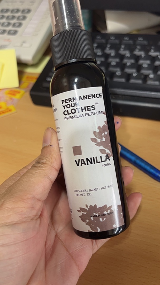 Permanence Your Clothes - Parfum Sepatu Jaket Tas Helm Pembersih Sepatu Anti Bakteri - Perawatan Shoe Parfume Refresher Denim 100ML - Foto ulasan pembeli