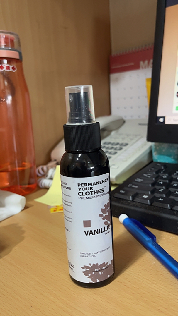 Permanence Your Clothes - Parfum Sepatu Jaket Tas Helm Pembersih Sepatu Anti Bakteri - Perawatan Shoe Parfume Refresher Denim 100ML - Foto ulasan pembeli