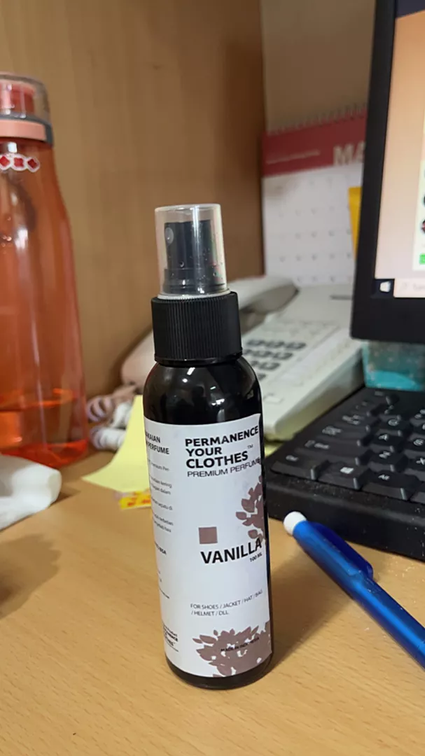 Permanence Your Clothes - Parfum Sepatu Jaket Tas Helm Pembersih Sepatu Anti Bakteri - Perawatan Shoe Parfume Refresher Denim 100ML - Foto ulasan pembeli