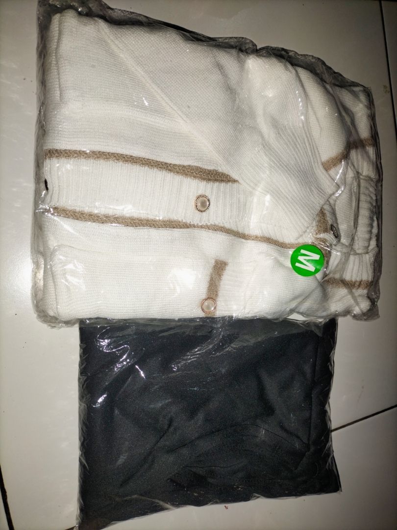 PHASMINA KAOS HYGET HIJAB MURAH TERLARIS FASHION MUSLIM JILBAB TRENDY - foto 3 dari 10, ristyannatarc