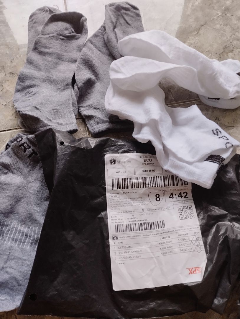 PJJ Kaos Kaki Olahraga Tebal Murah Pria Wanita - Foto ulasan pembeli