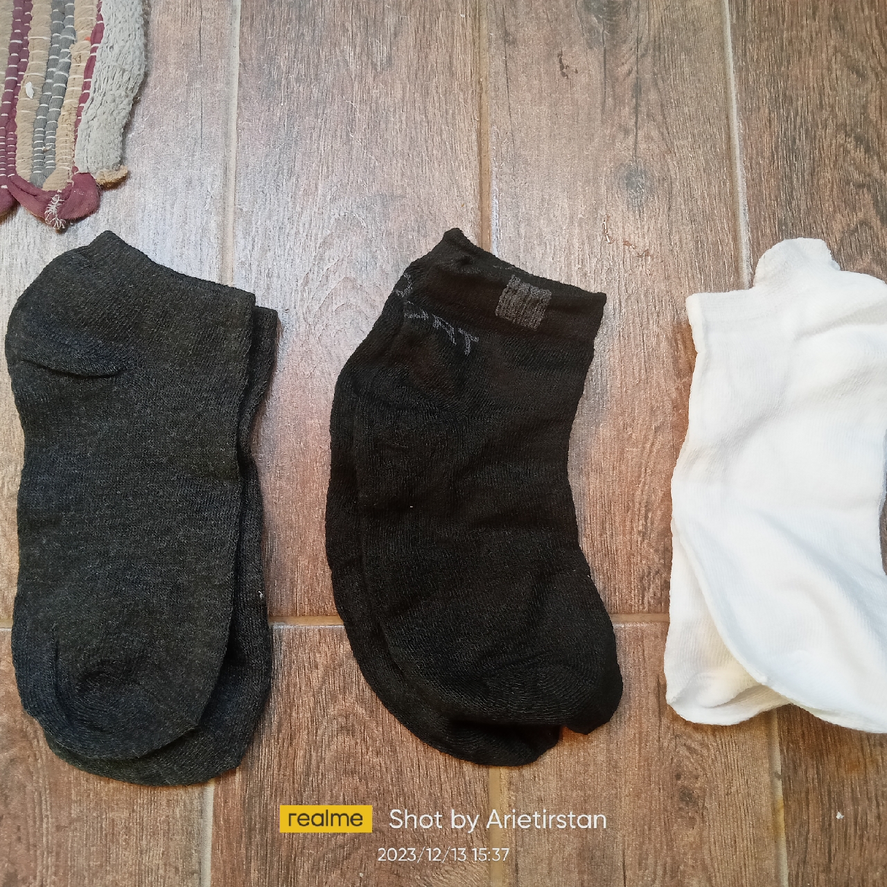 PJJ Kaos Kaki Olahraga Tebal Murah Pria Wanita - Foto ulasan pembeli