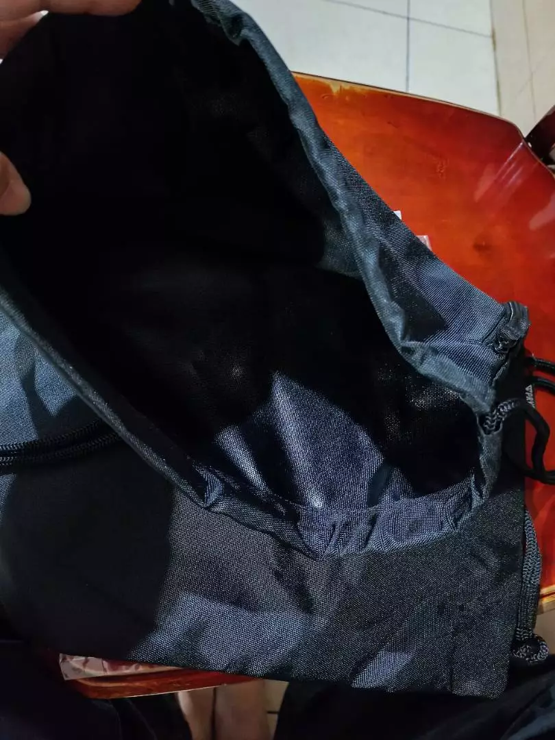 PRAYERFAIT - Tas Serut Pria Wanita Unisex Model Polos Hitam Original Tas Futsal Anti Air - Foto ulasan pembeli