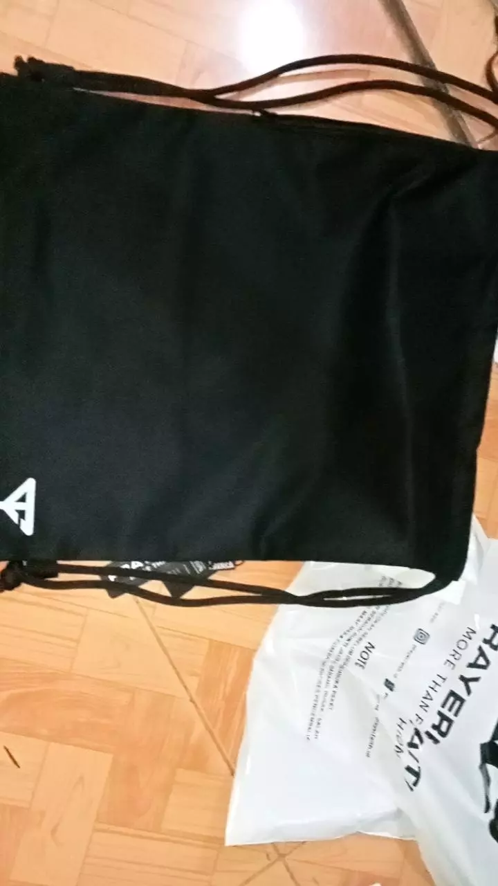 PRAYERFAIT - Tas Serut Pria Wanita Unisex Model Polos Hitam Original Tas Futsal Anti Air - Foto ulasan pembeli