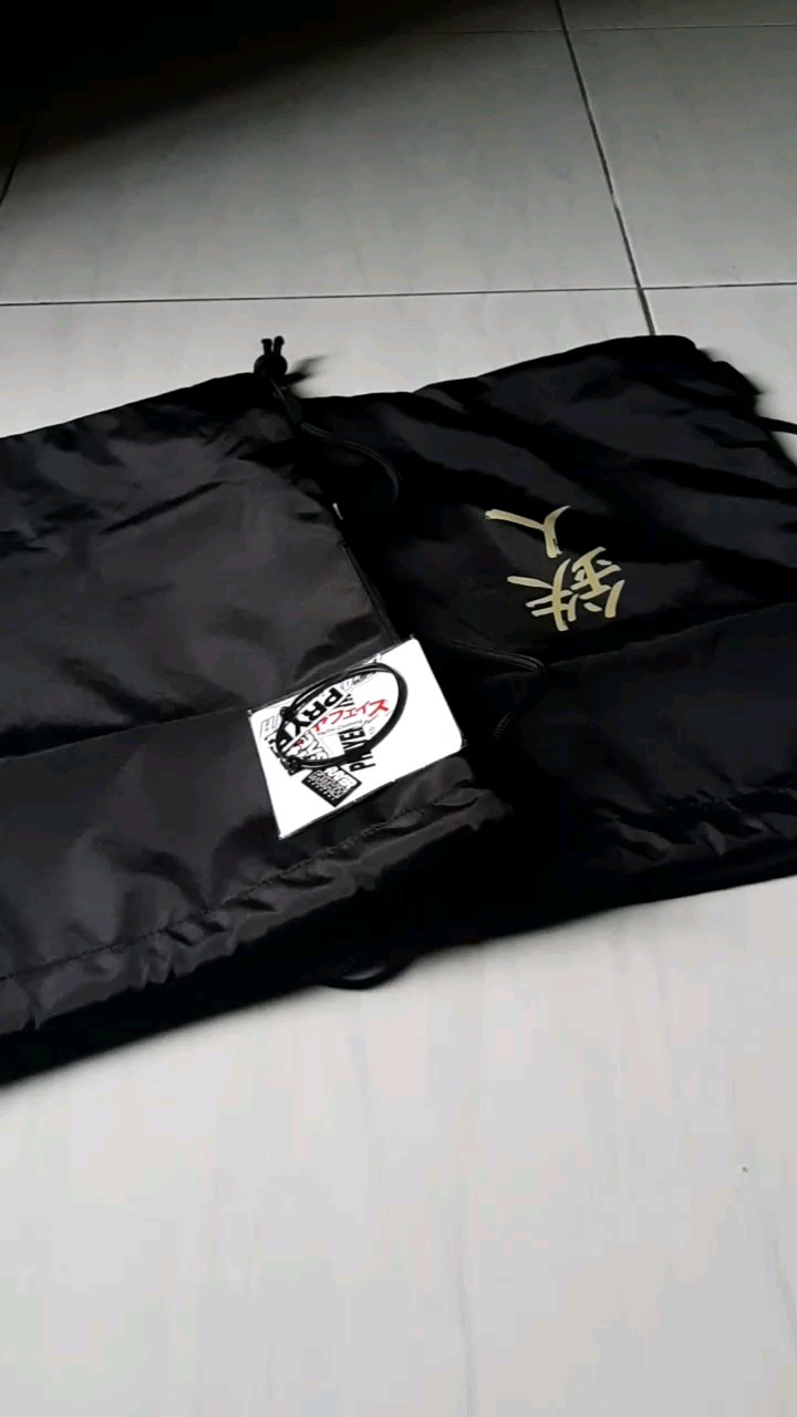 PRAYERFAIT - Tas Serut Pria Wanita Unisex Model Polos Hitam Original Tas Futsal Anti Air - Foto ulasan pembeli