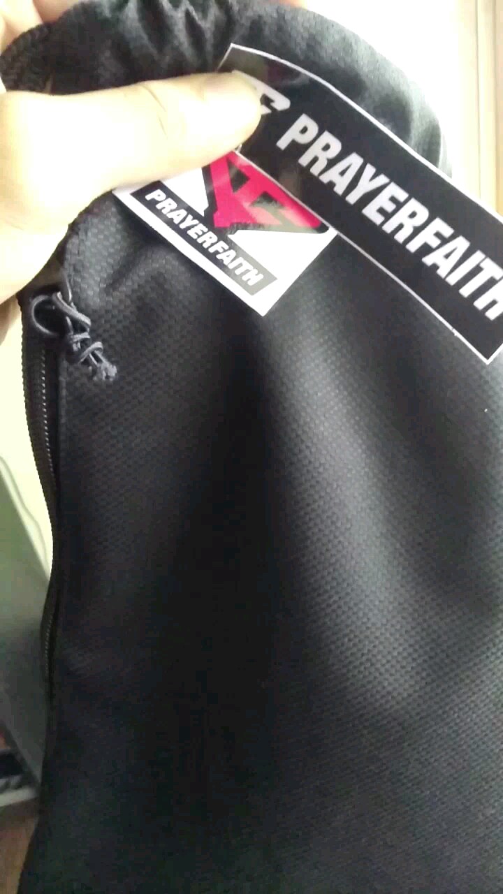 PRAYERFAIT - Tas Serut Pria Wanita Unisex Model Polos Hitam Original Tas Futsal Anti Air - Foto ulasan pembeli