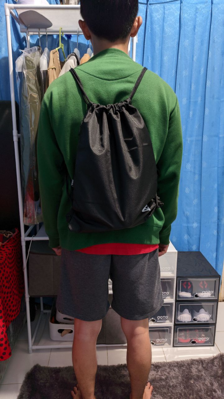 PRAYERFAIT - Tas Serut Pria Wanita Unisex Model Polos Hitam Original Tas Futsal Anti Air - Foto ulasan pembeli
