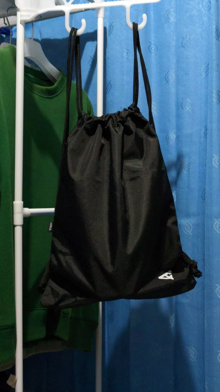 PRAYERFAIT - Tas Serut Pria Wanita Unisex Model Polos Hitam Original Tas Futsal Anti Air - Foto ulasan pembeli