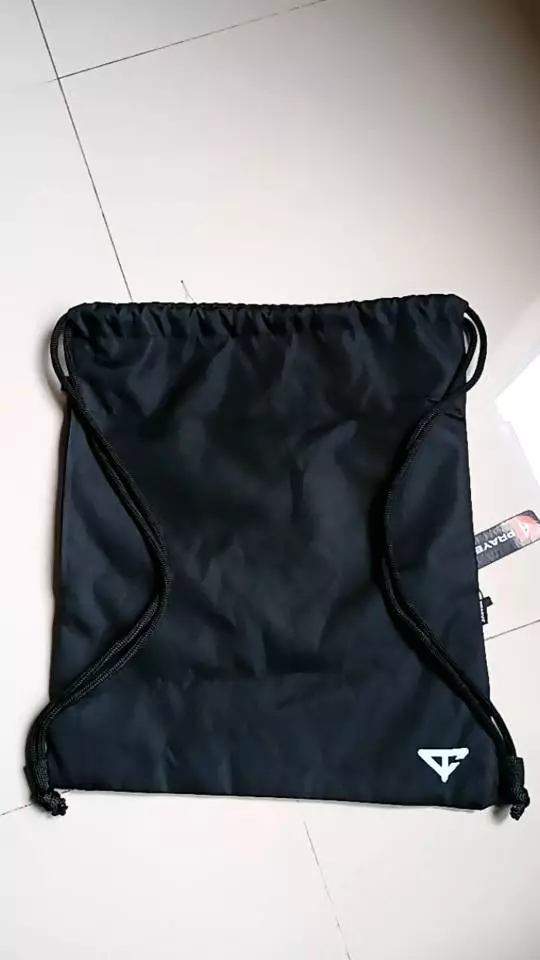 PRAYERFAIT - Tas Serut Pria Wanita Unisex Model Polos Hitam Original Tas Futsal Anti Air - Foto ulasan pembeli