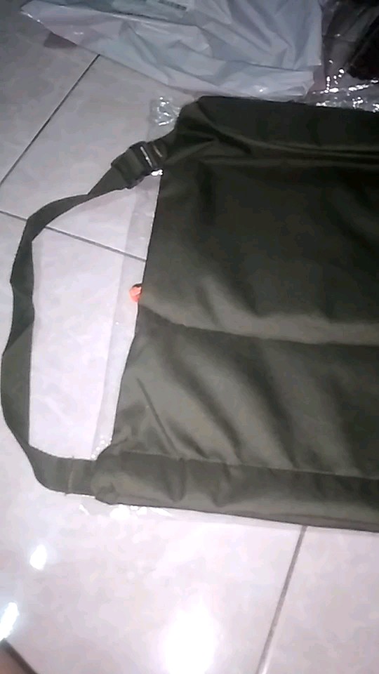 Foto ulasan pembeli dwirosiana8585, varian Hijau Tua