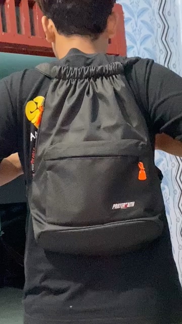 Foto ulasan pembeli a*****1, varian Hitam