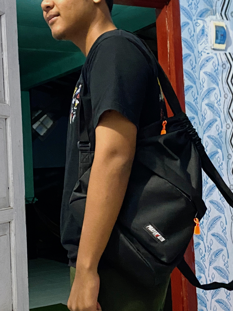 Foto ulasan pembeli a*****1, varian Hitam