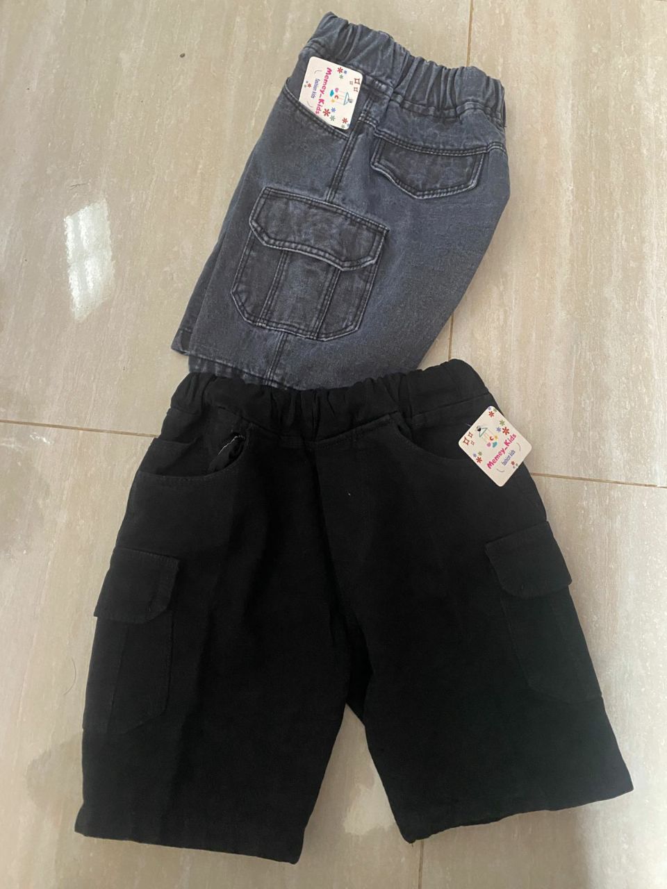 Foto ulasan pembeli Tampilan: keren
Warna: pekat, varian HITAM,No.4 (5-6th), ABU TUA,No.4 (5-6th)