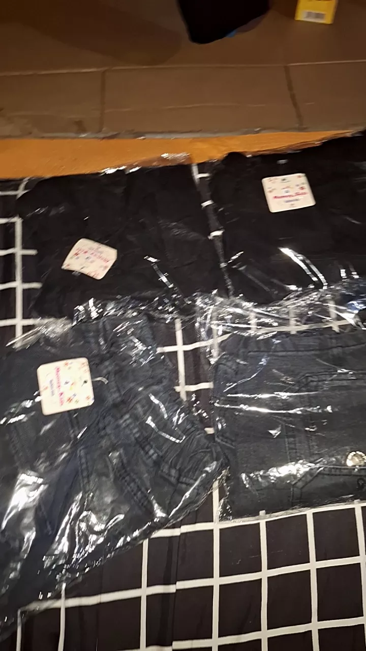 Foto ulasan pembeli pu8qt95xy4, varian ABU TUA,No.3 (3-4th), HITAM,No.4 (5-6th), HITAM,No.3 (3-4th), ...