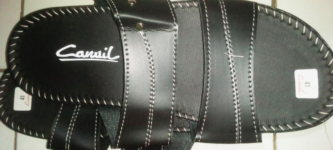 PROMO Buy 1 Get 1 Sandal Pria Kulit Kasual - Foto ulasan pembeli