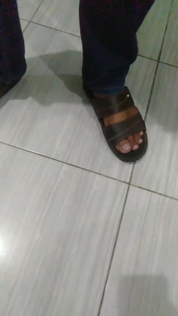 PROMO Buy 1 Get 1 Sandal Pria Kulit Kasual - Foto ulasan pembeli