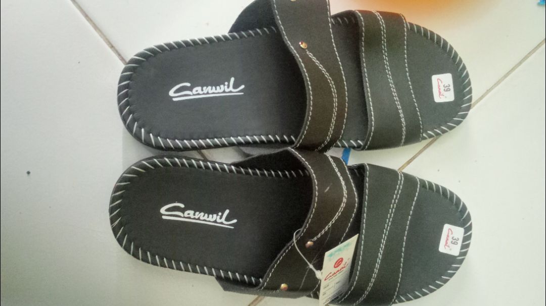 PROMO Buy 1 Get 1 Sandal Pria Kulit Kasual - Foto ulasan pembeli