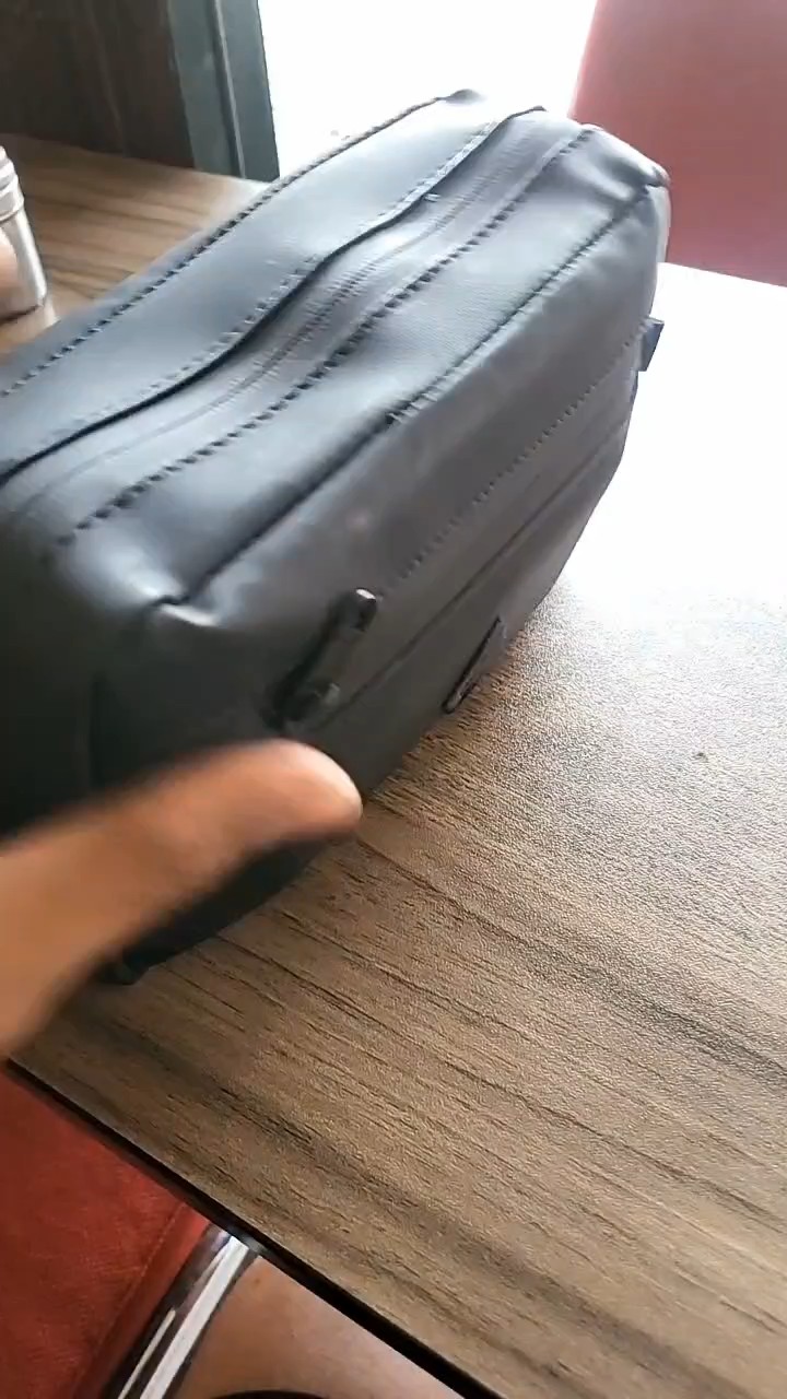 Promo bulan ini - ELITER Venom Handbag | Handbag pria, Tas Selempang anti air | clutch bag | Tas sling bag anti air pria dan wanita - Foto ulasan pembeli