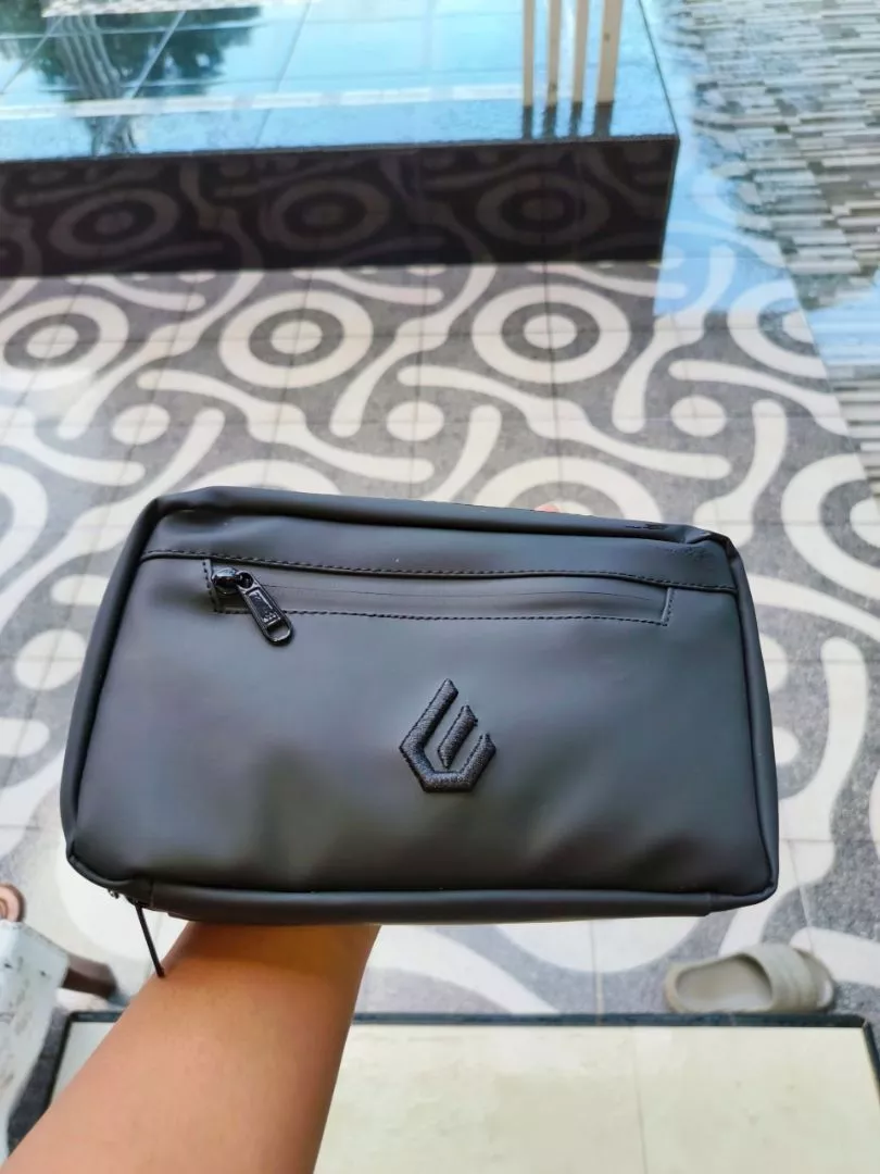 Promo bulan ini - ELITER Venom Handbag | Handbag pria, Tas Selempang anti air | clutch bag | Tas sling bag anti air pria dan wanita - Foto ulasan pembeli