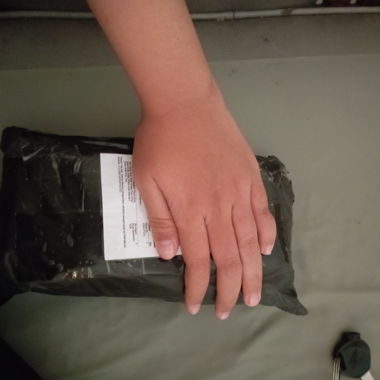 Foto ulasan pembeli v*****s, varian SK-Hitam-Putih,SMA/KANTOR